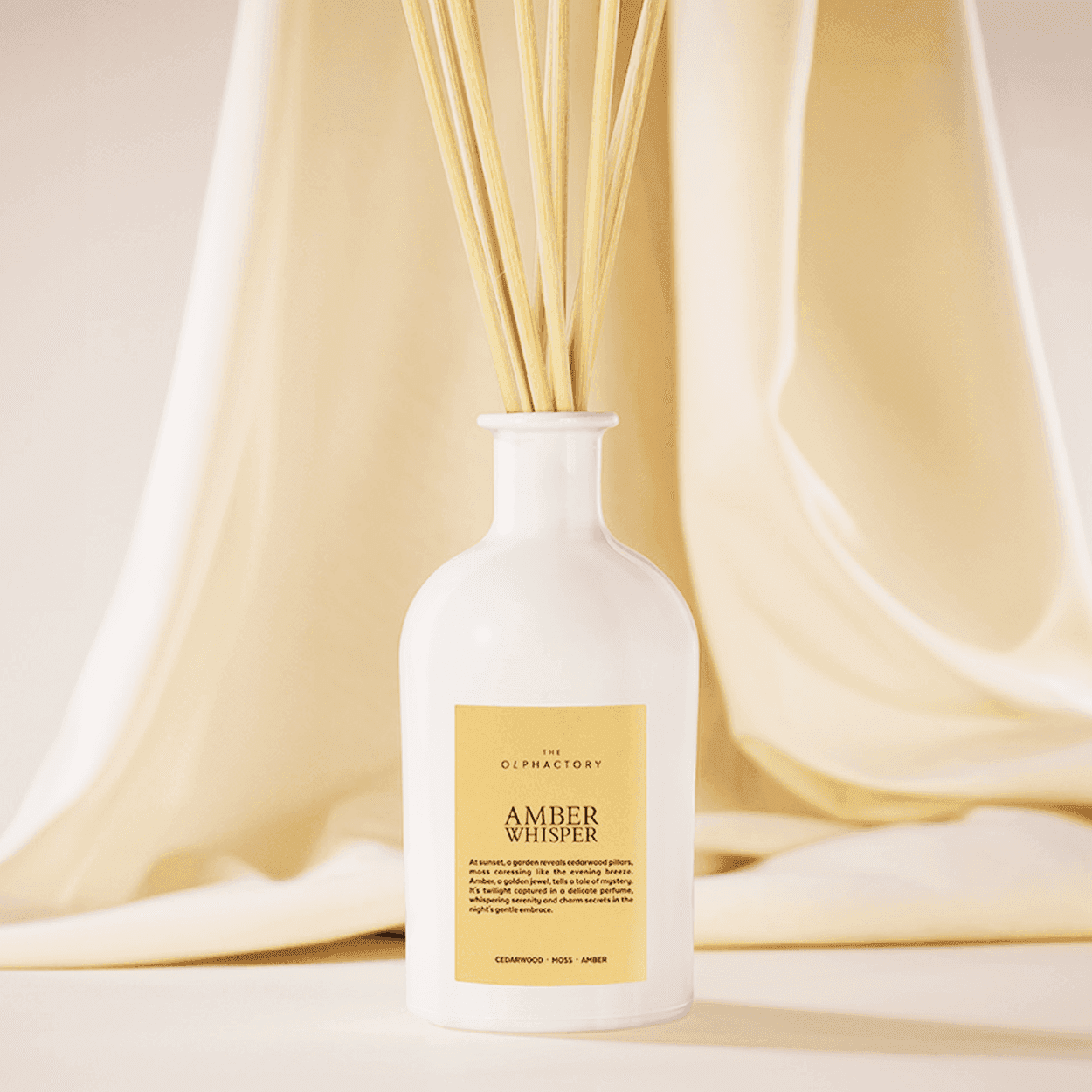 The Olphactory - Amber - Whisper - 250ml - Geurstokjes - Fragrance Diffuser -1 VXhome