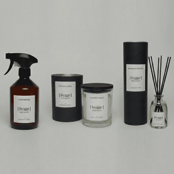 Hygge Palo Santo geschenkset — geurstokjes 100ml, interieurspray 500ml en geurkaars 200g (The Olphactory)